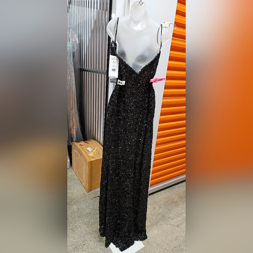 Sherri Hill #55431 Sequin Prom Gown, Size 16 BLACK and Size 6 PEACOCK - Picture 4 of 11